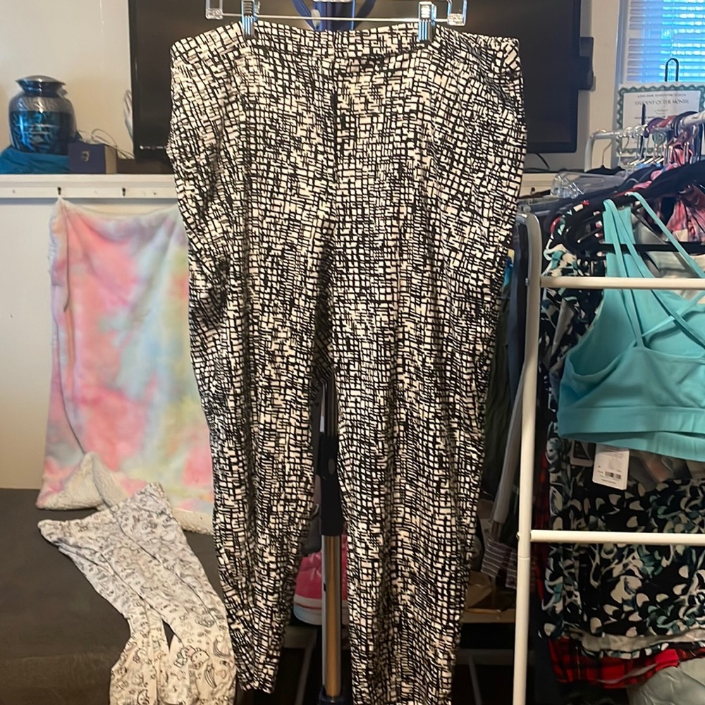 Lane Bryant size 26 black & white dress pants